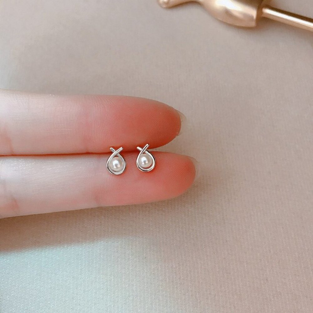 NEW Silver Gold Cross Stud Earrings Fashion Temperament Pearl Earrings - Picture 3 of 4